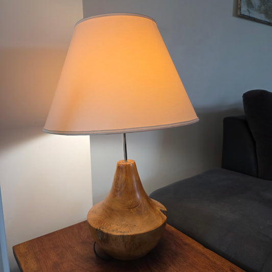 Lampe en bois d'olivier massif